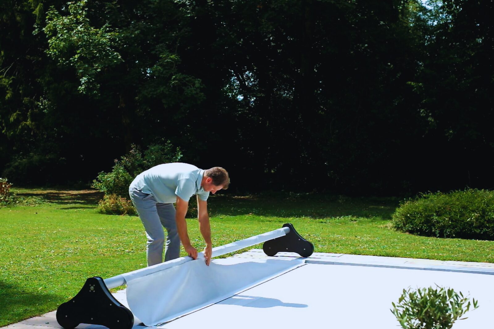 Installation couverture piscine
